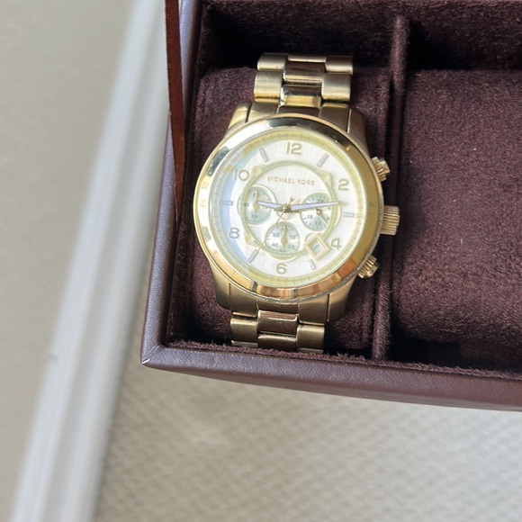 Michael Kors Runway gold chronograph unisex watch - excellent condition - Picture 2 of 8